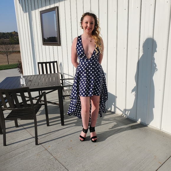 Meet your Posher, Alyssa - Picture 3 of 3